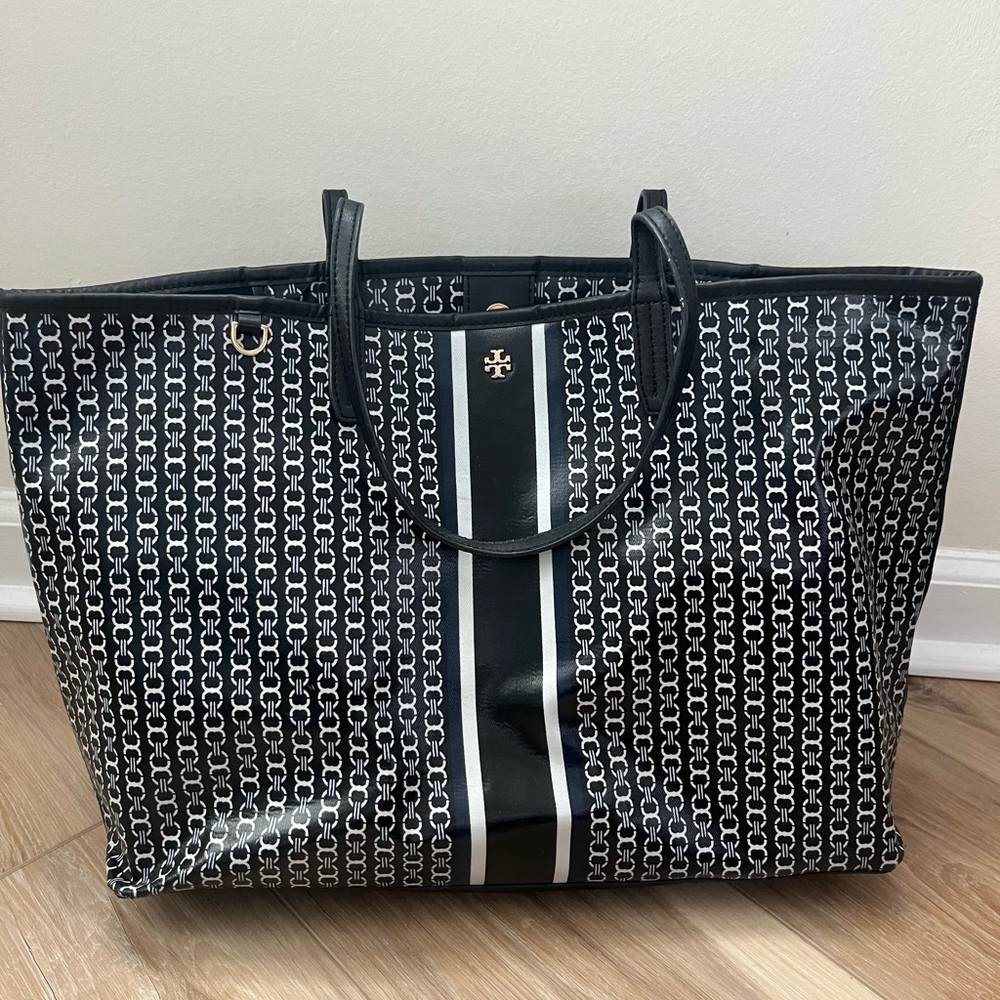 Tory Burch Gemini Link Tote in Black